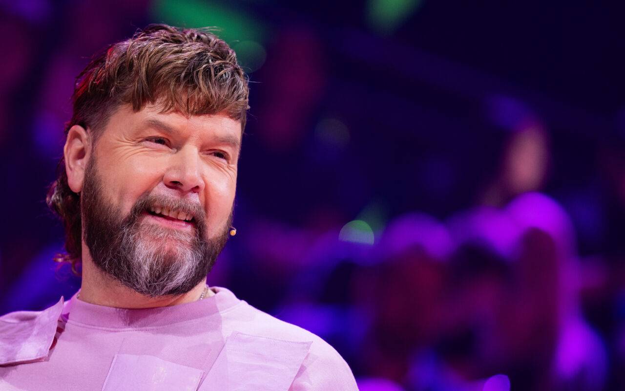 Rea Garvey aus dem Rateteam steht in der Prosieben-Show "The Masked Singer"