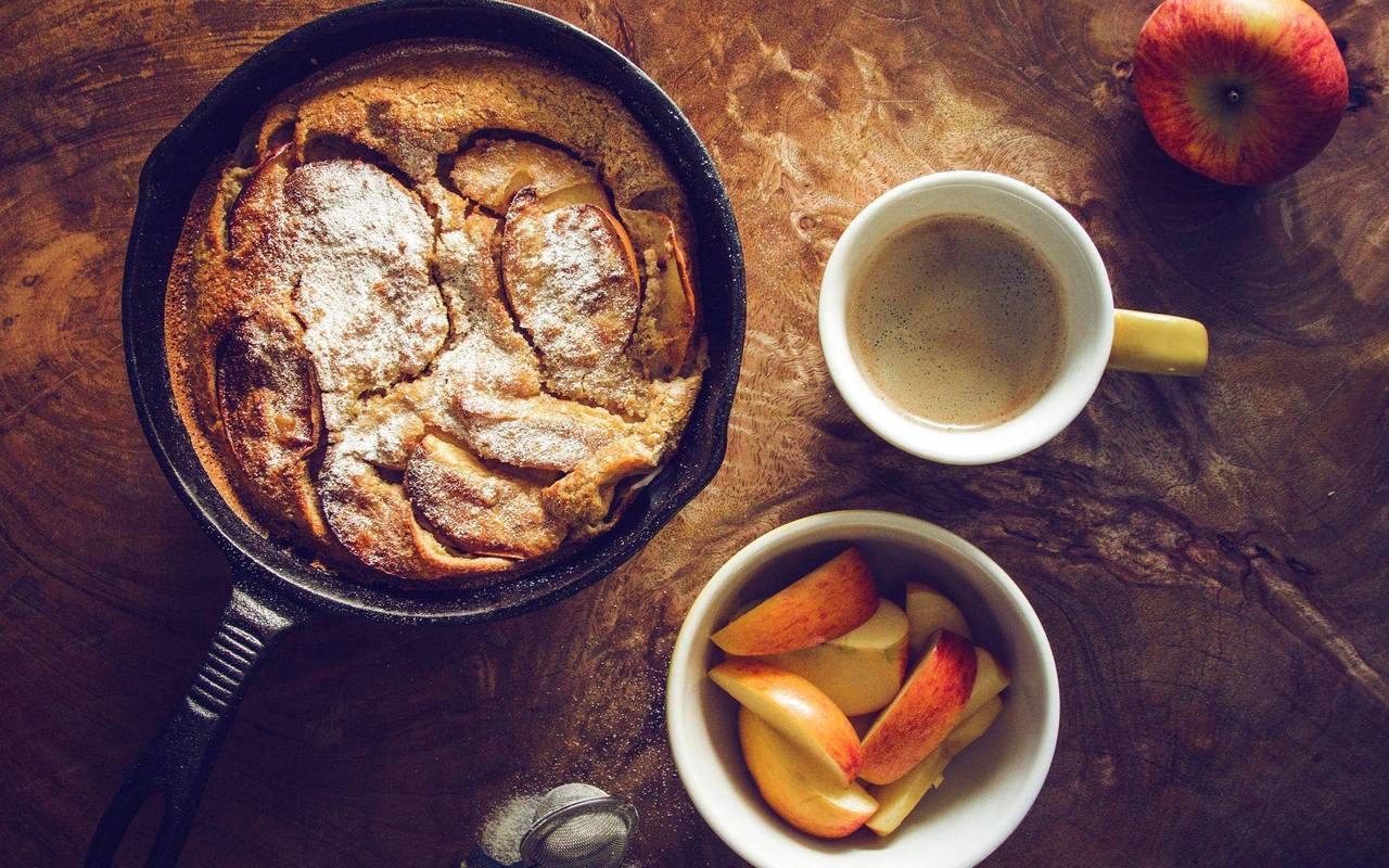Apfel-Pfannkuchen aus dem Ofen