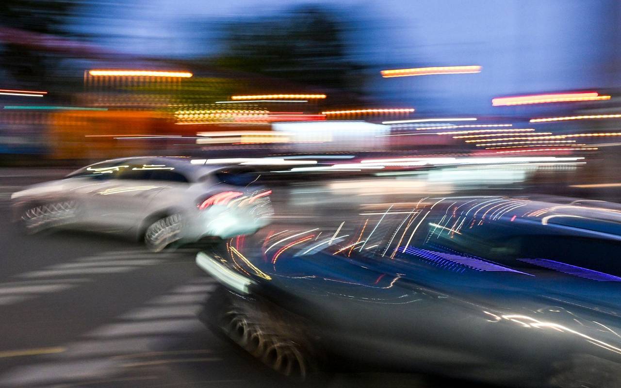 Verkehr auf einer Kreuzung