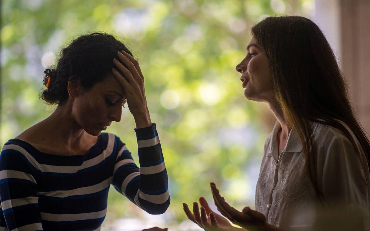 Gespräch unter Kolleginnen