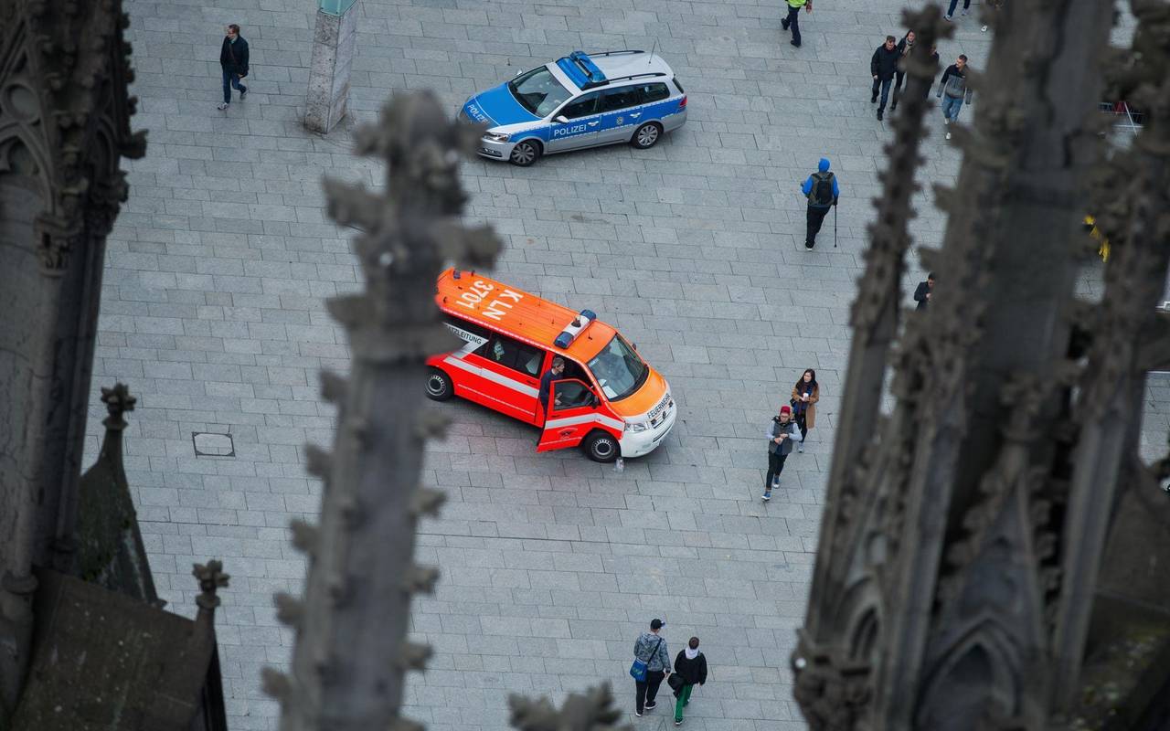 Blick vom Kölner Dom auf den Bahnhofsvorplatz