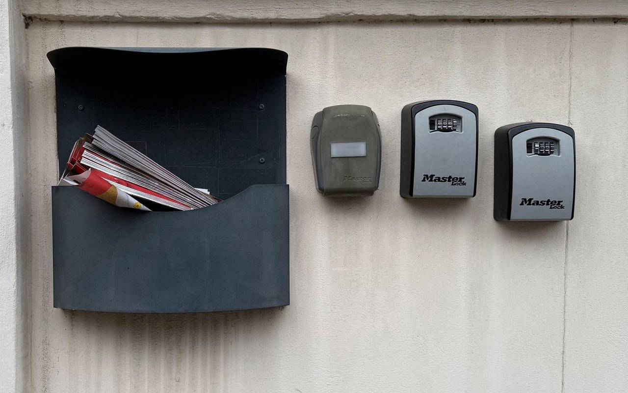 Schlüsselkästen an Hauswand