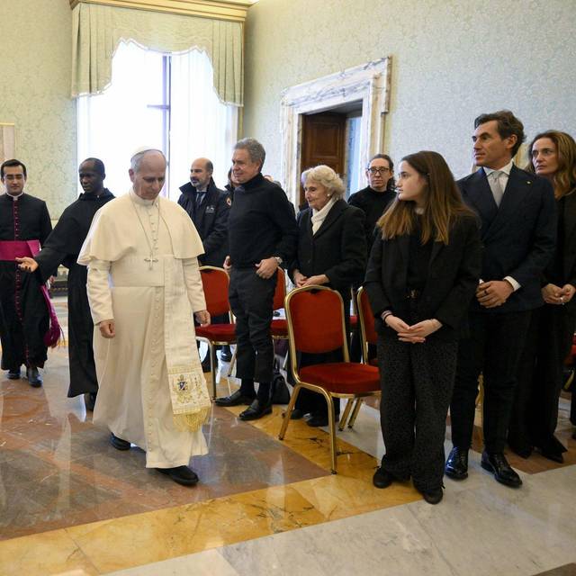 Papst Leo XIV. empfängt Familien von Crans-Montana-Opfern