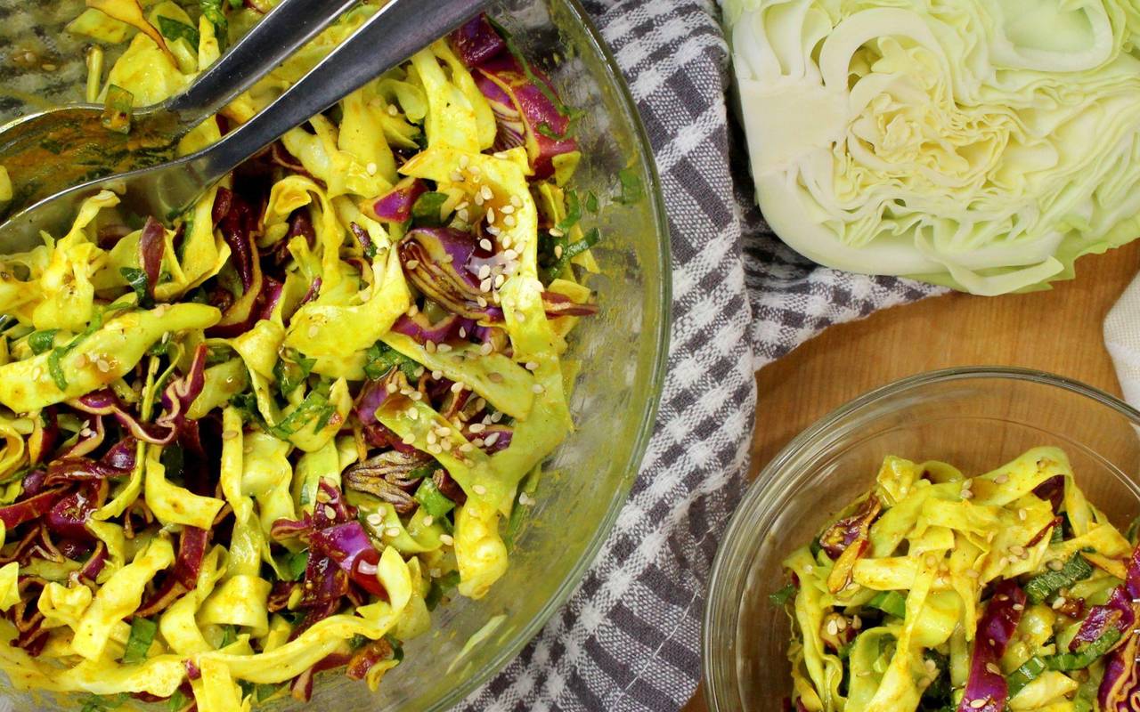 Spitzkohlsalat mit Bärlauch