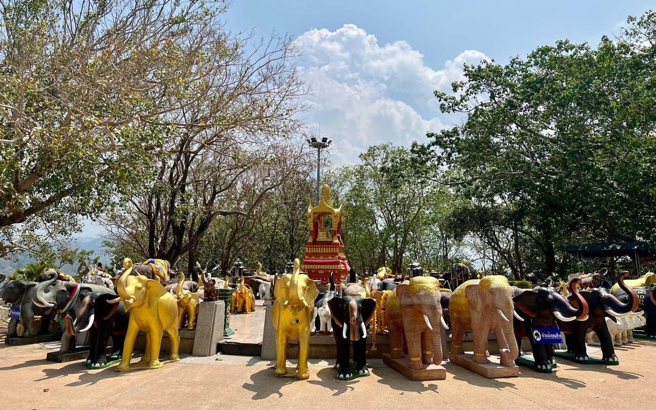 Elefanten-Verehrung in Thailand