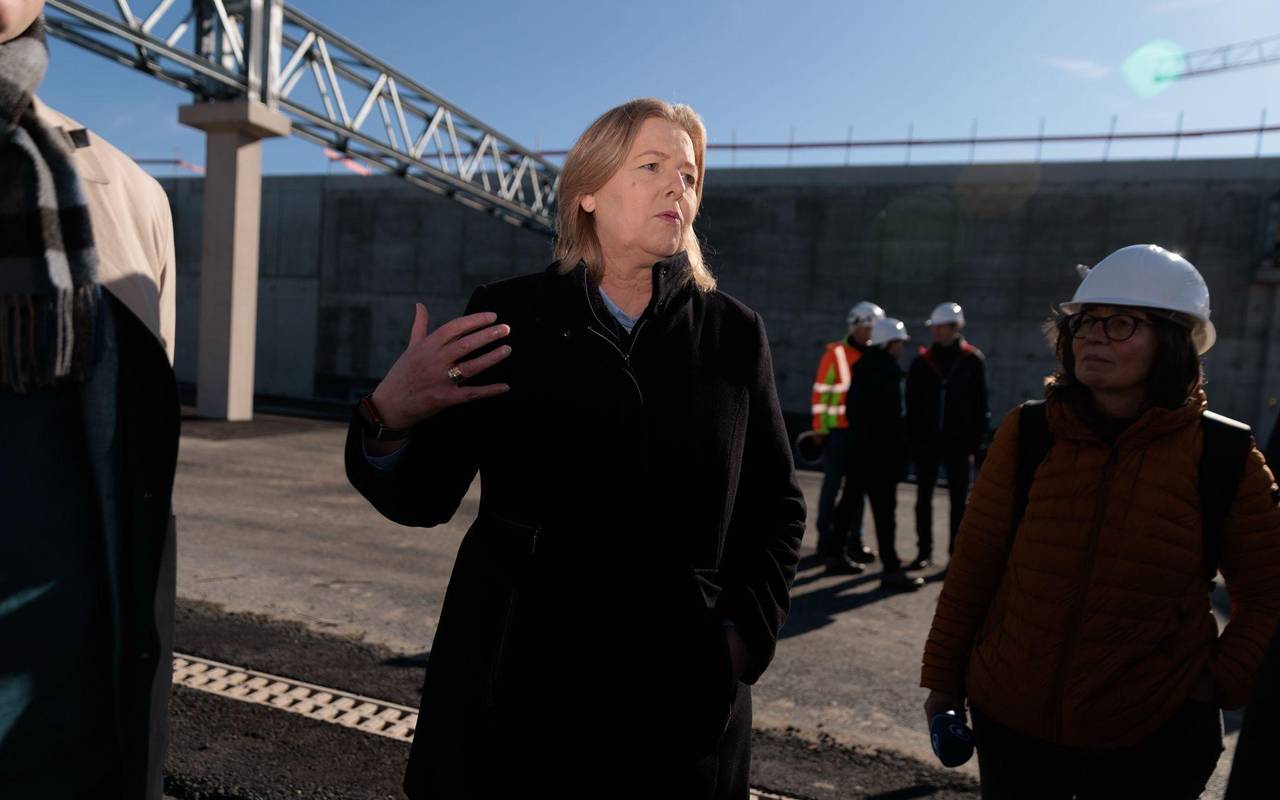 Bundesarbeitsministerin Bas besichtigt Elektrobus-Betriebshof