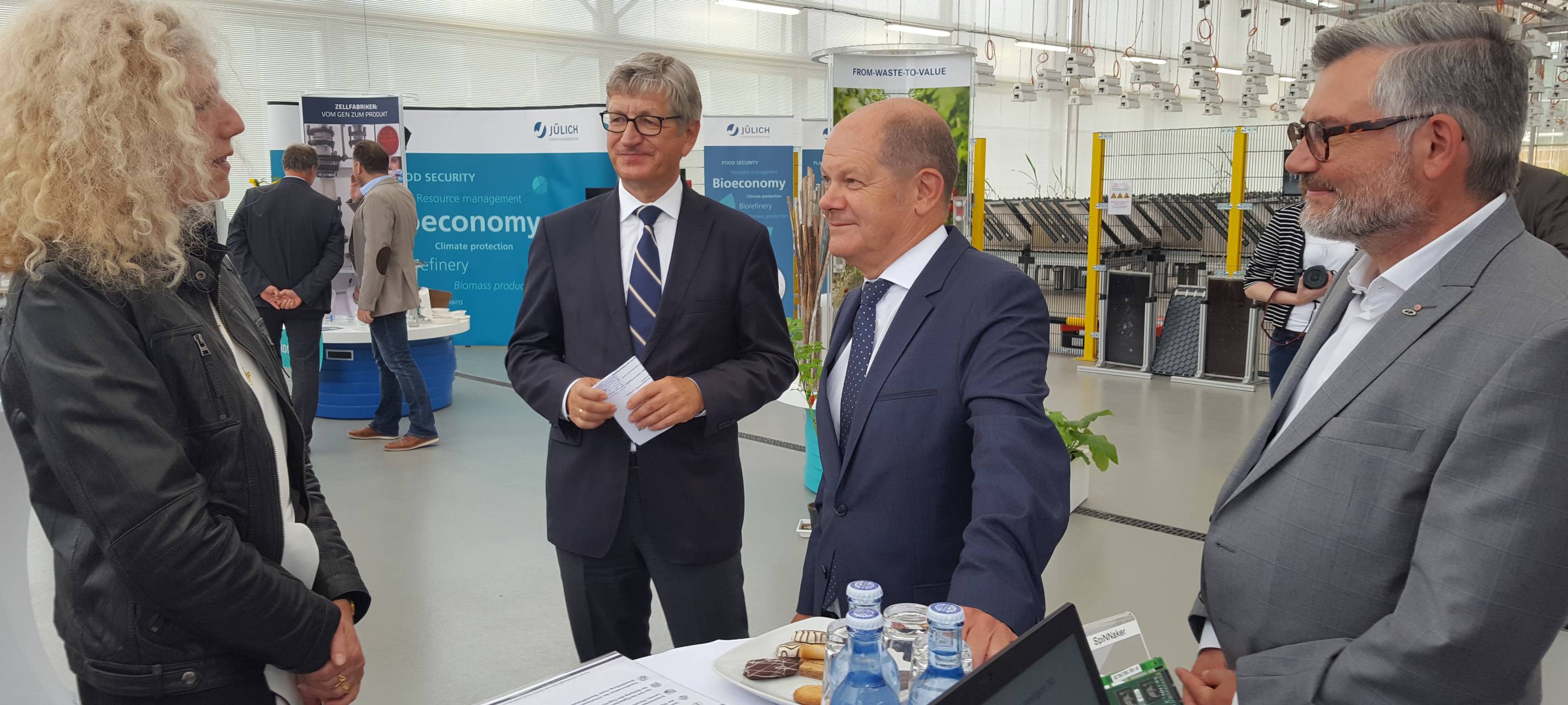 Scholz besucht Jülich