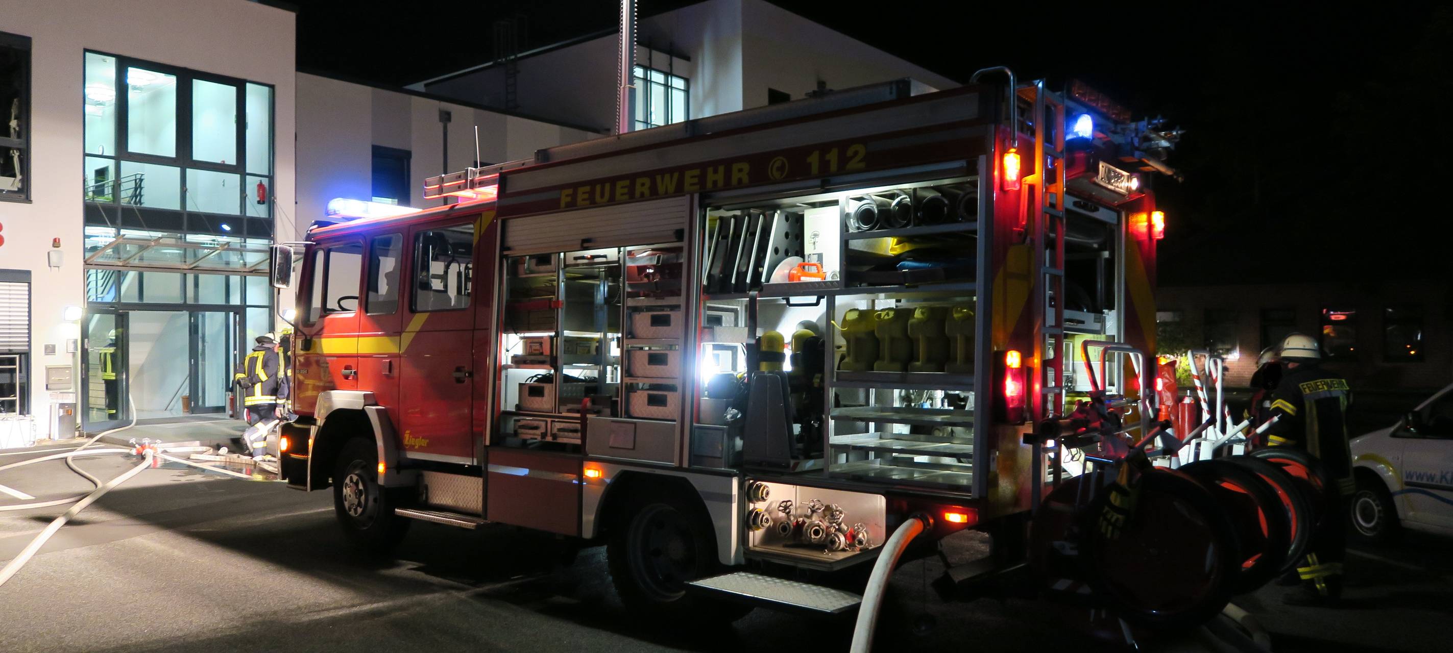 Feuerwehr bei Kellerbränden im Einsatz