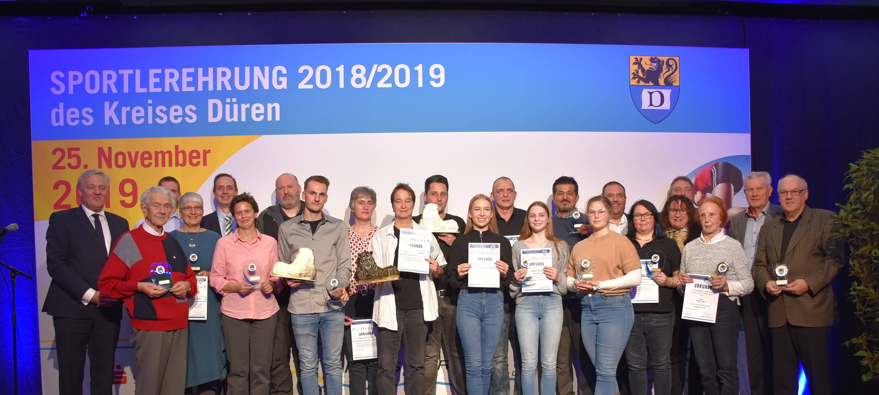 Löwe für die Sportler im Kreis