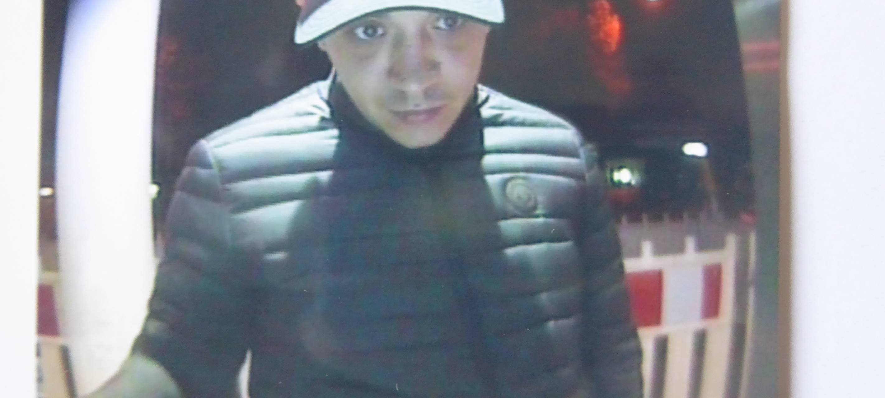 Polizei sucht EC-Kartenbetrüger