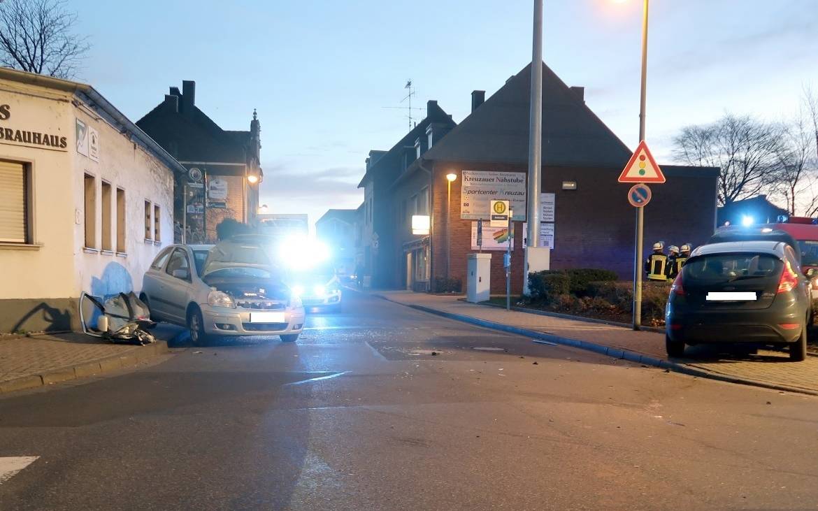 Schwerer Unfall an Kreuzung in Kreuzau - Radio Rur