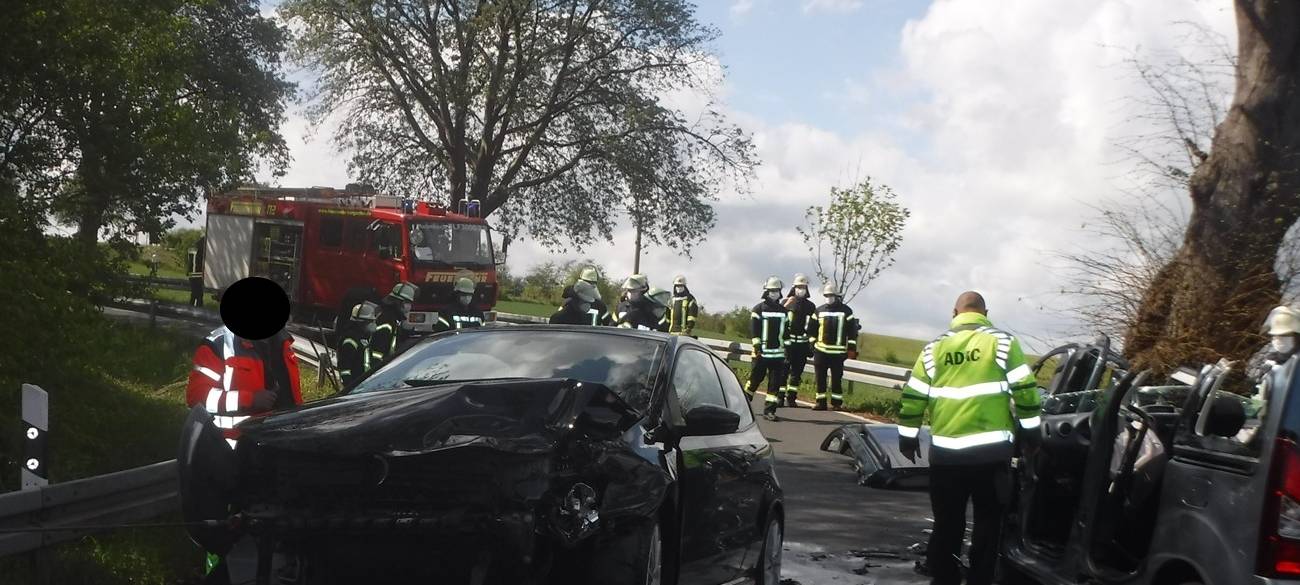 Unfall auf nasser Straße