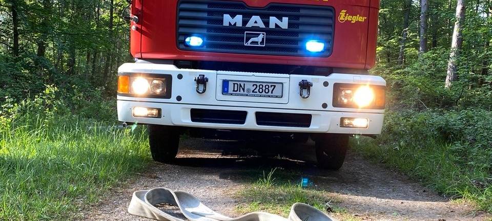 Feuer auf dem Schrottplatz
