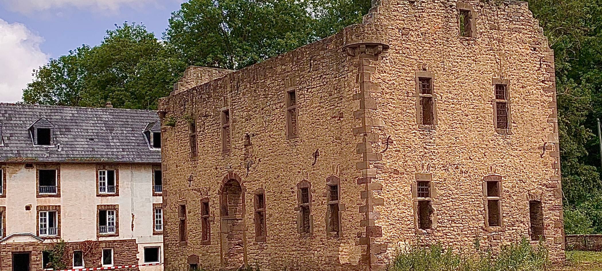 Geld für verfallene Burg in Nideggen