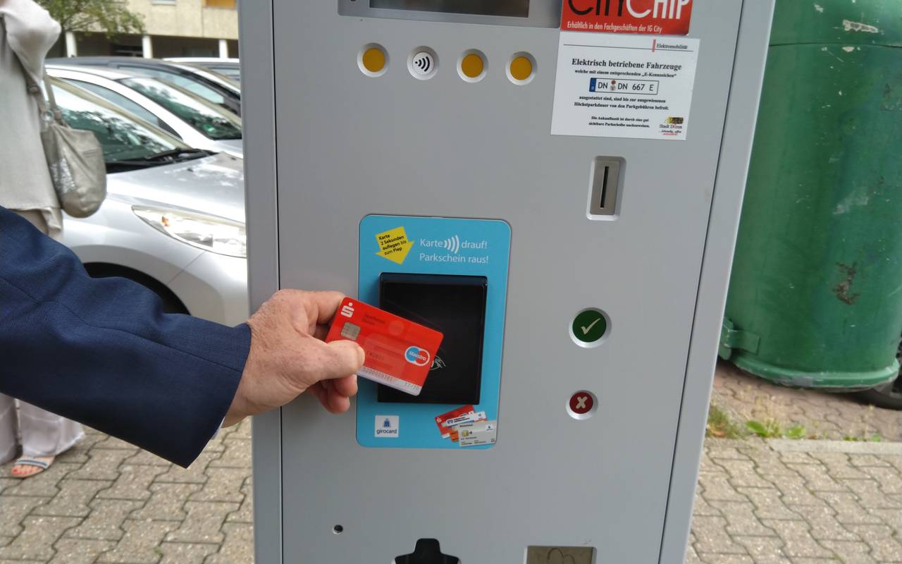 Parktickets in Düren kontaktlos bezahlen - Radio Rur