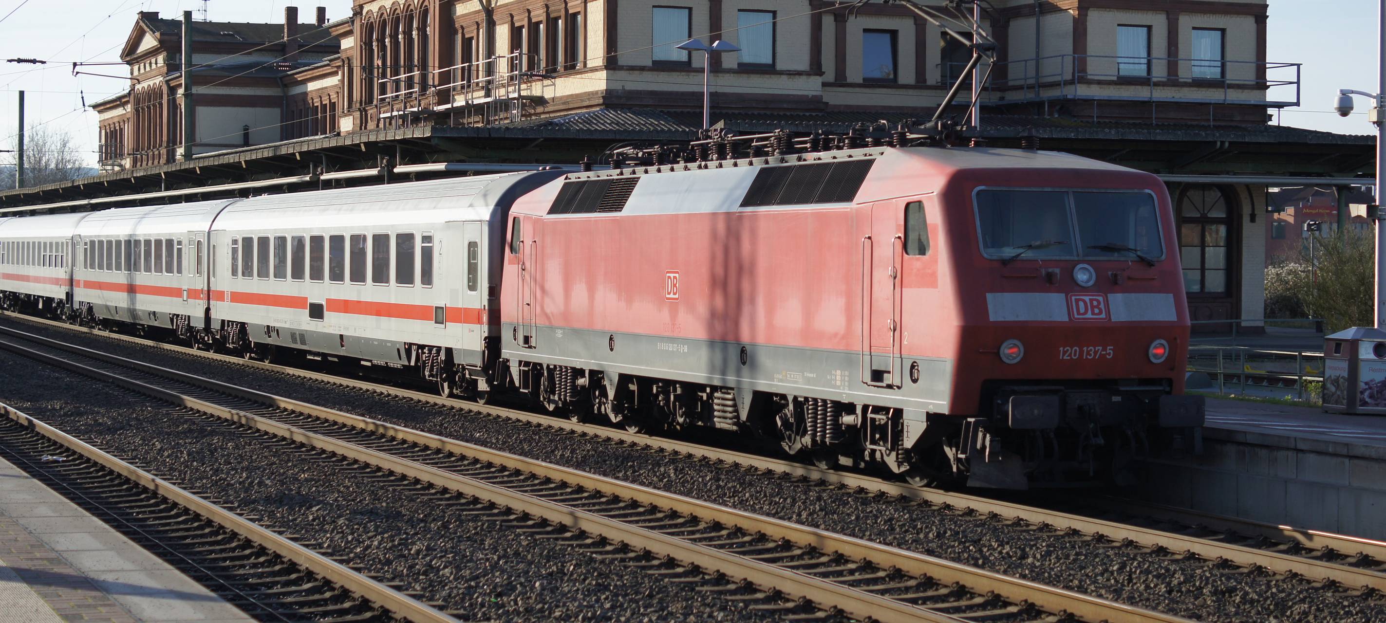 RE9 bleibt bei der Bahn