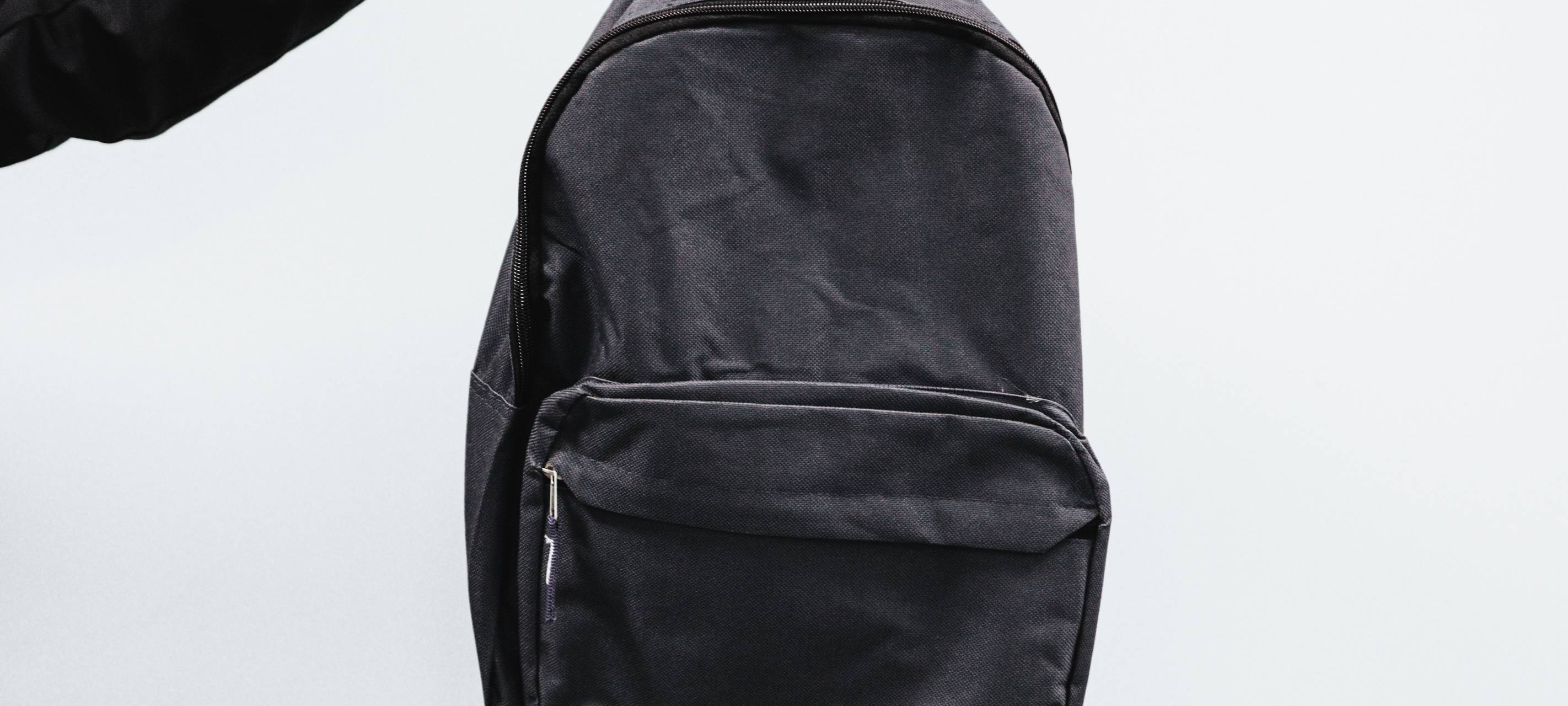 Verkäuferin verriegelt in Niederzier Dieben die Eingangstür