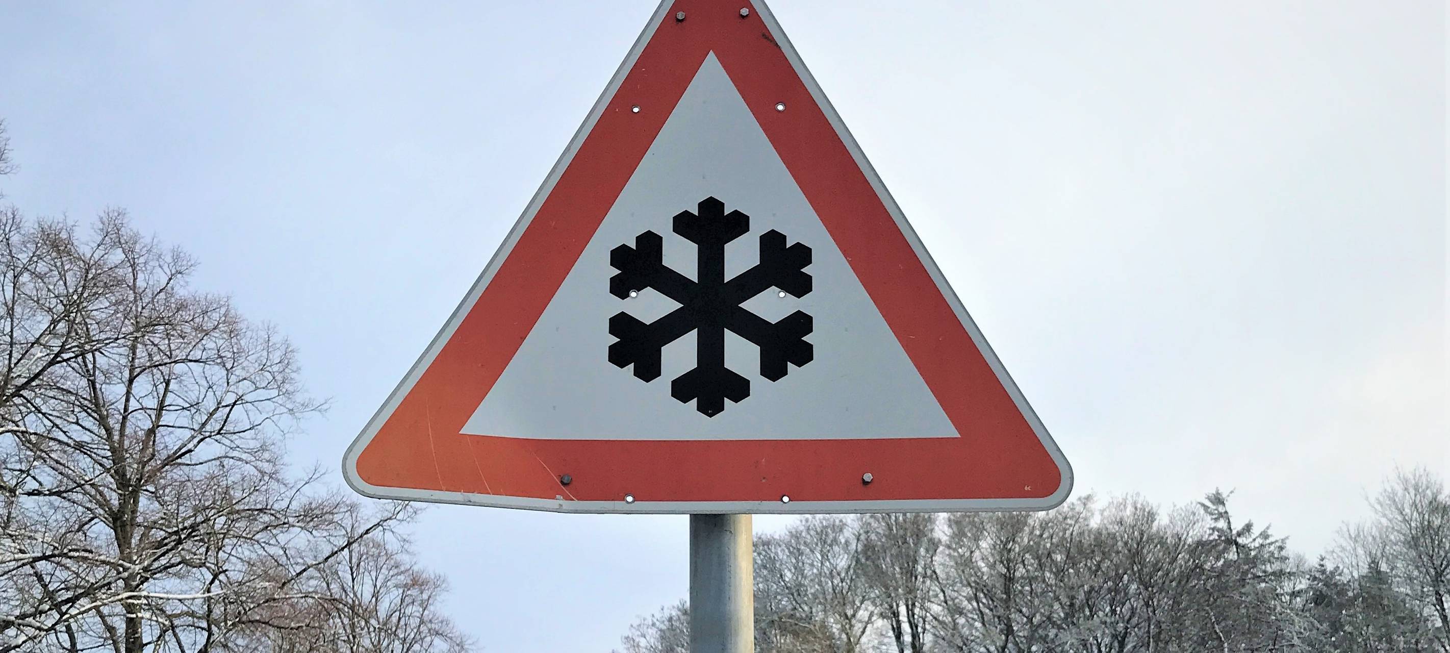 Tipps vom ADAC: Sicher Fahren bei Schnee und Glätte