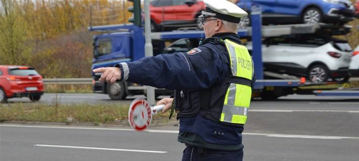 Polizei stoppt Fahrer im Kreis Düren