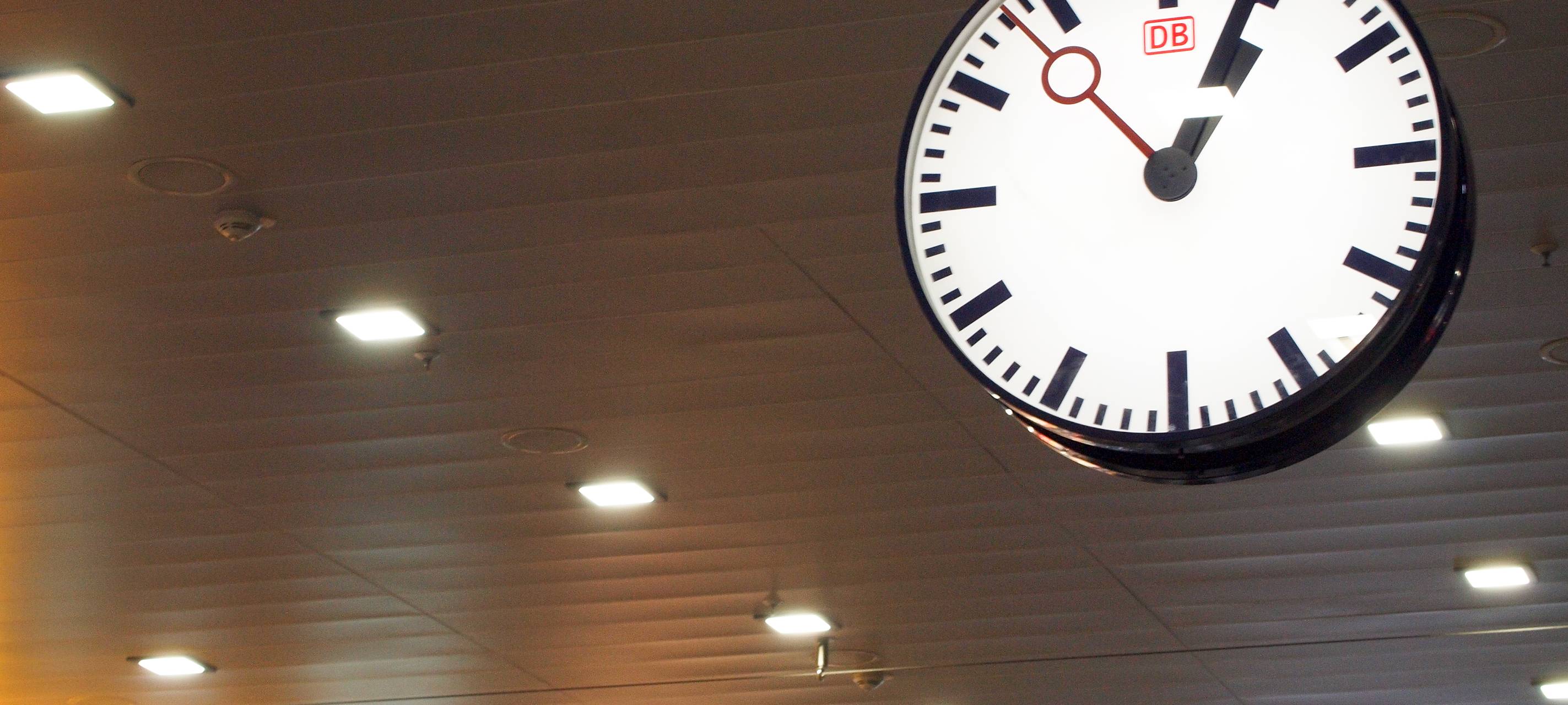 Kölner Hauptbahnhof gesperrt