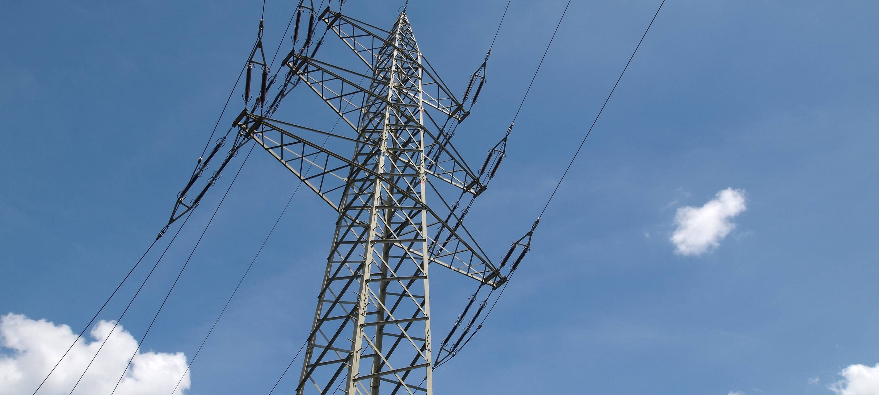 Niederzier: Strommast wird erneuert