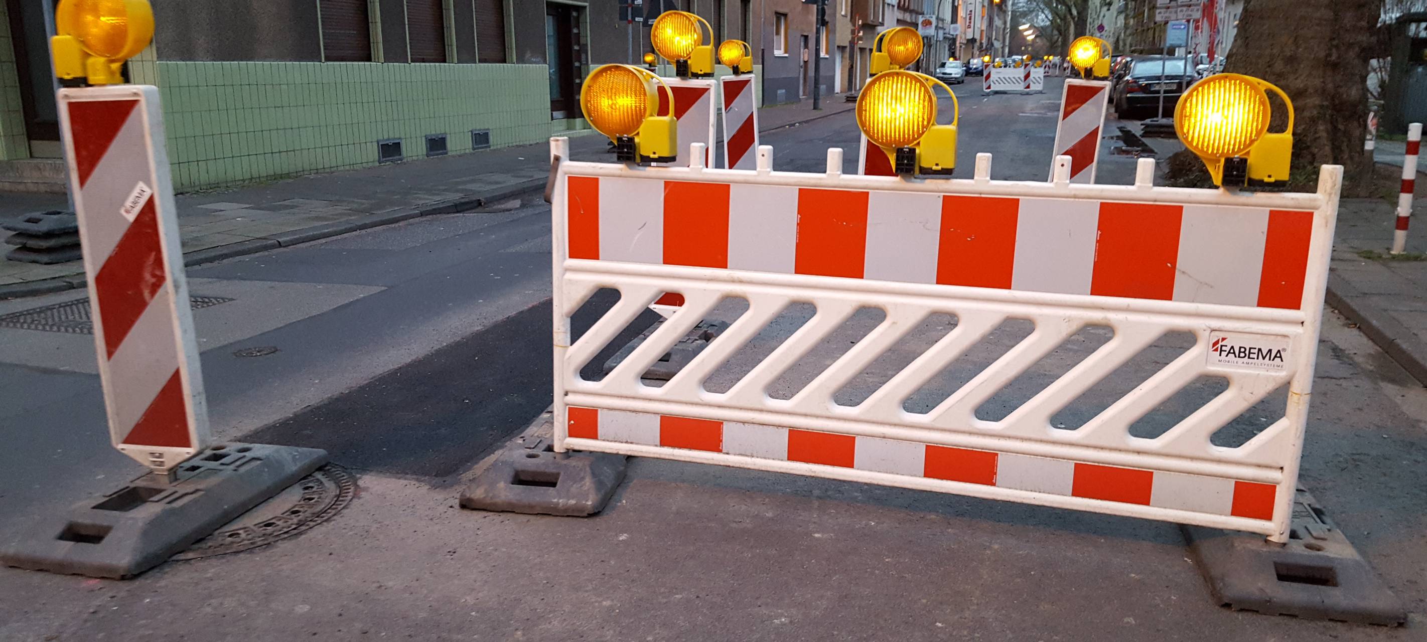 LKW Unfall in Linnich legt Verkehr lahm