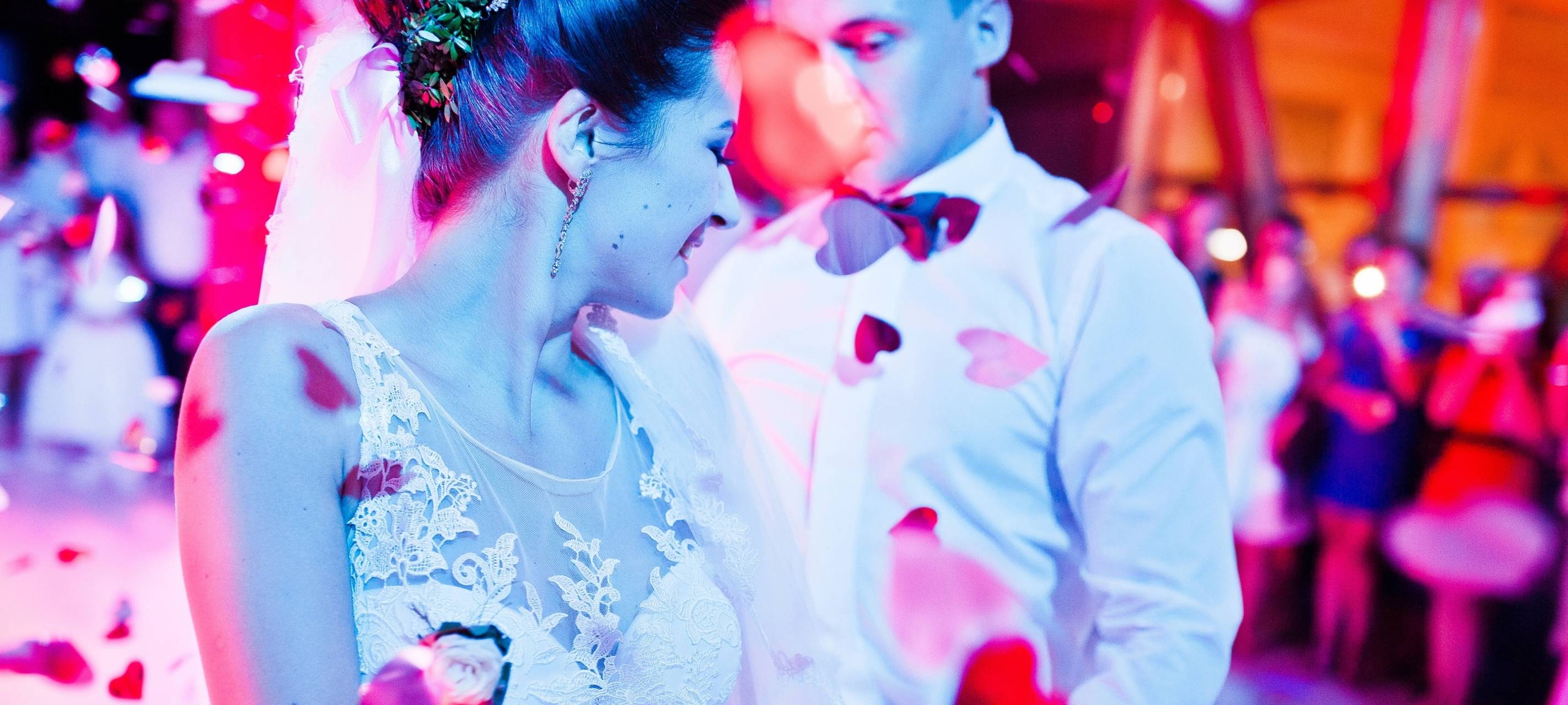 Paare geben sich trotz Lockdown das Ja-Wort