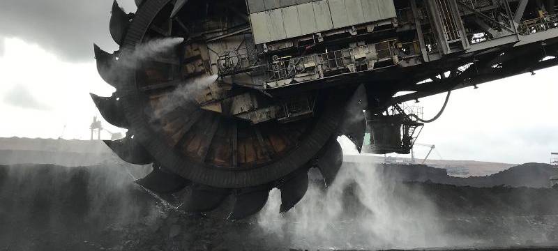 Bauern gegen abbaggern von Ackerfläche