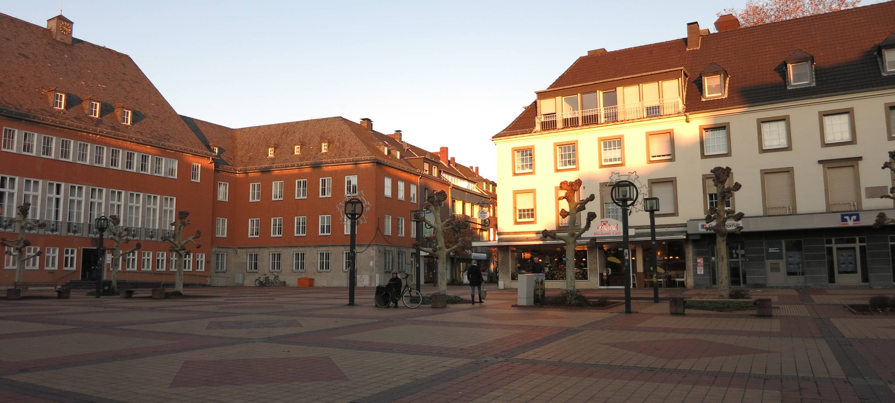 Falsche Steine auf dem Jülicher Marktplatz verlegt