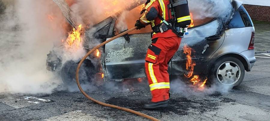 Auto in Flammen