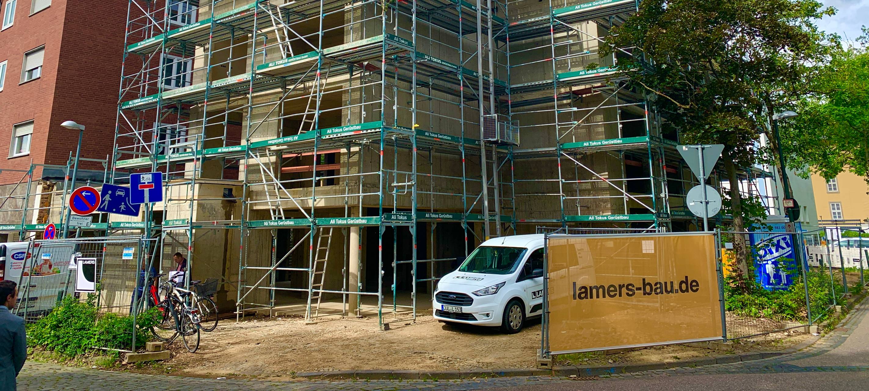 Der Rohbau vom neuen "Haus der Arbeit" steht