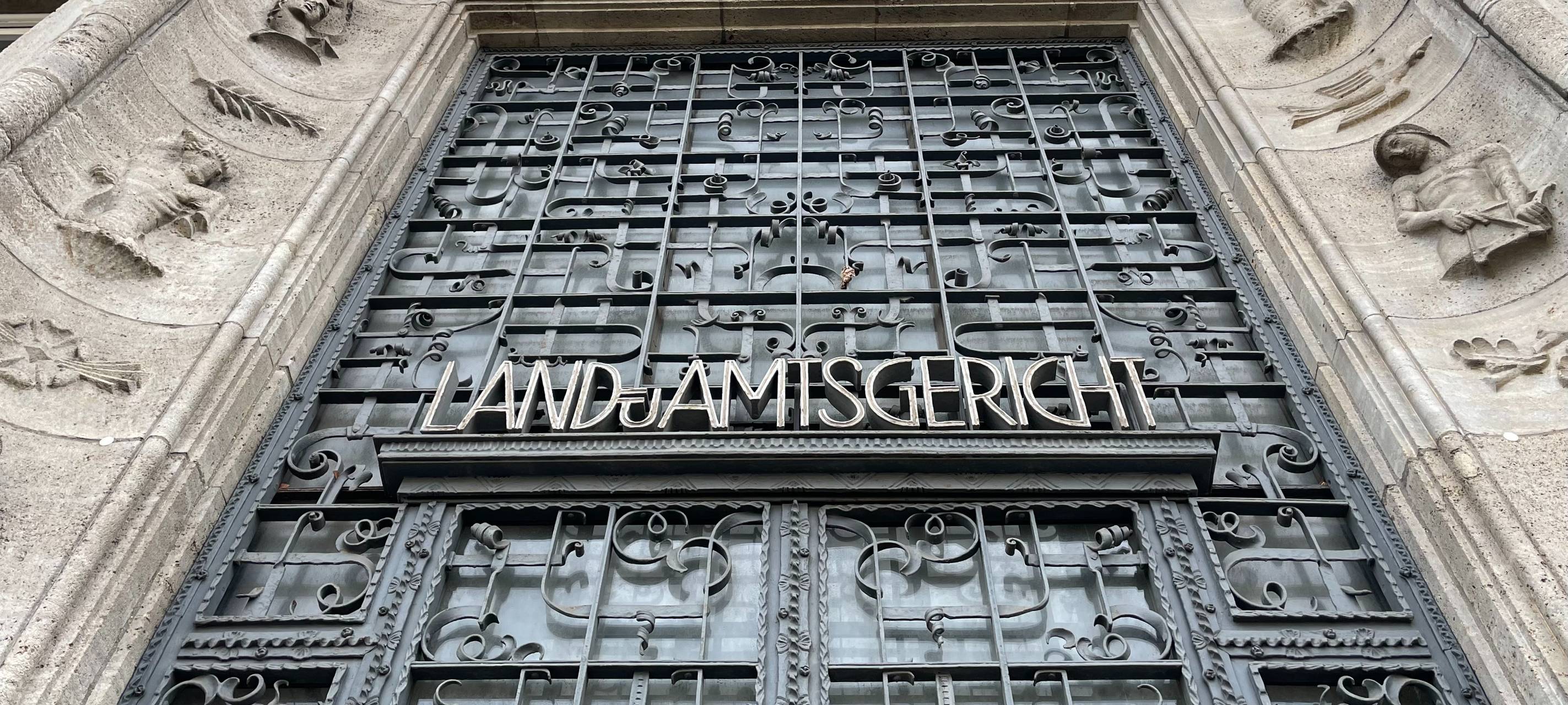 Prozess um mutmaßliche Autodiebstähle startet