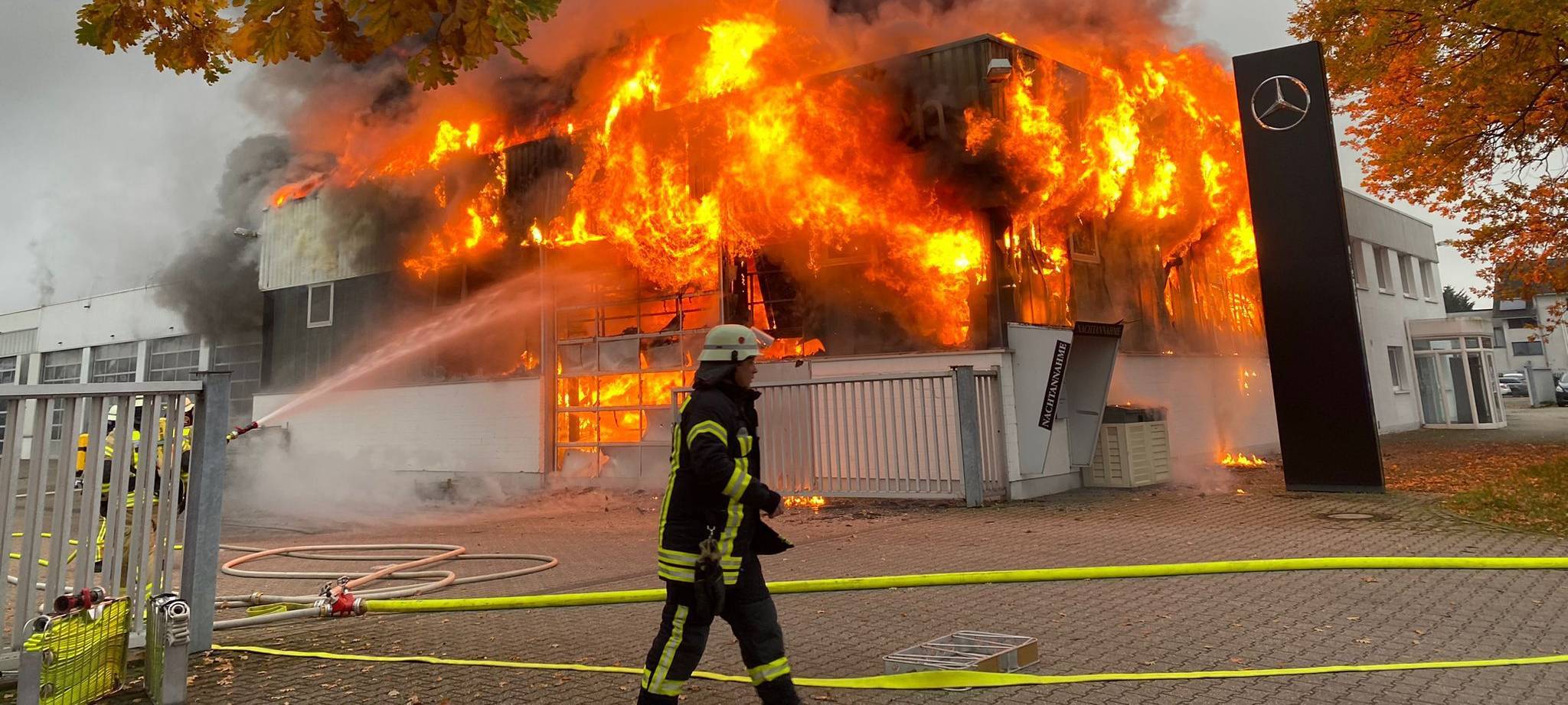 Feuer in Gewerbegebiet