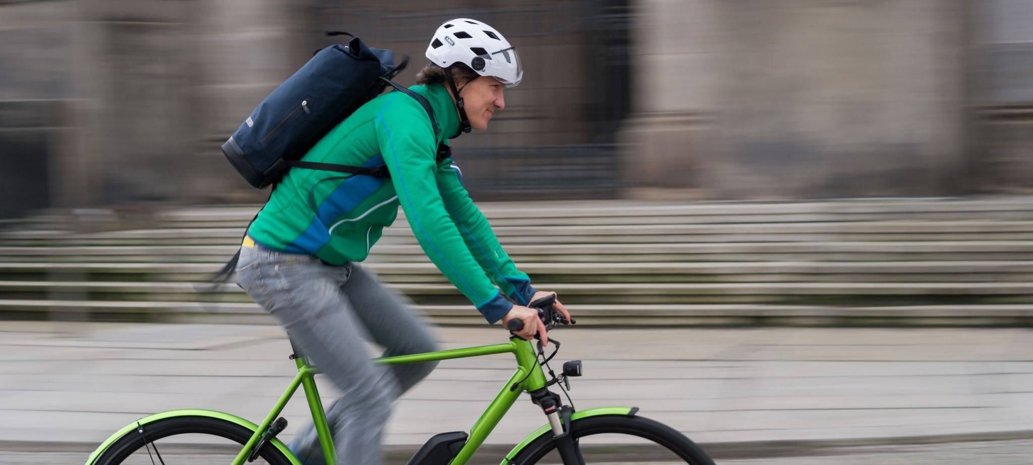 Praktisch bei Distanzen: Wenn ein Motor den Biker unterstützt.