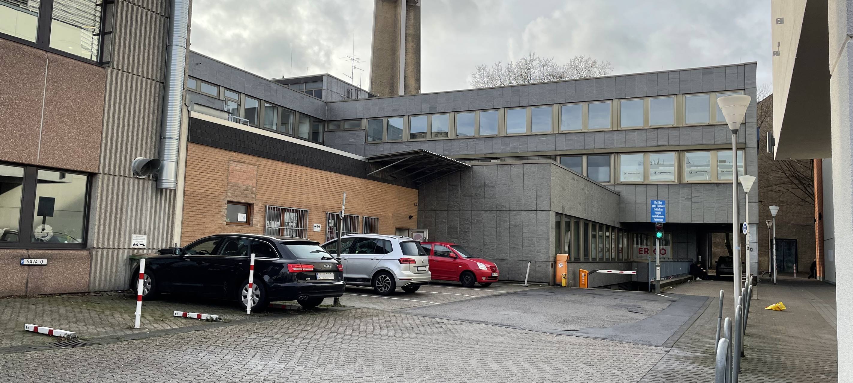 Rauch legt Tiefgarage lahm