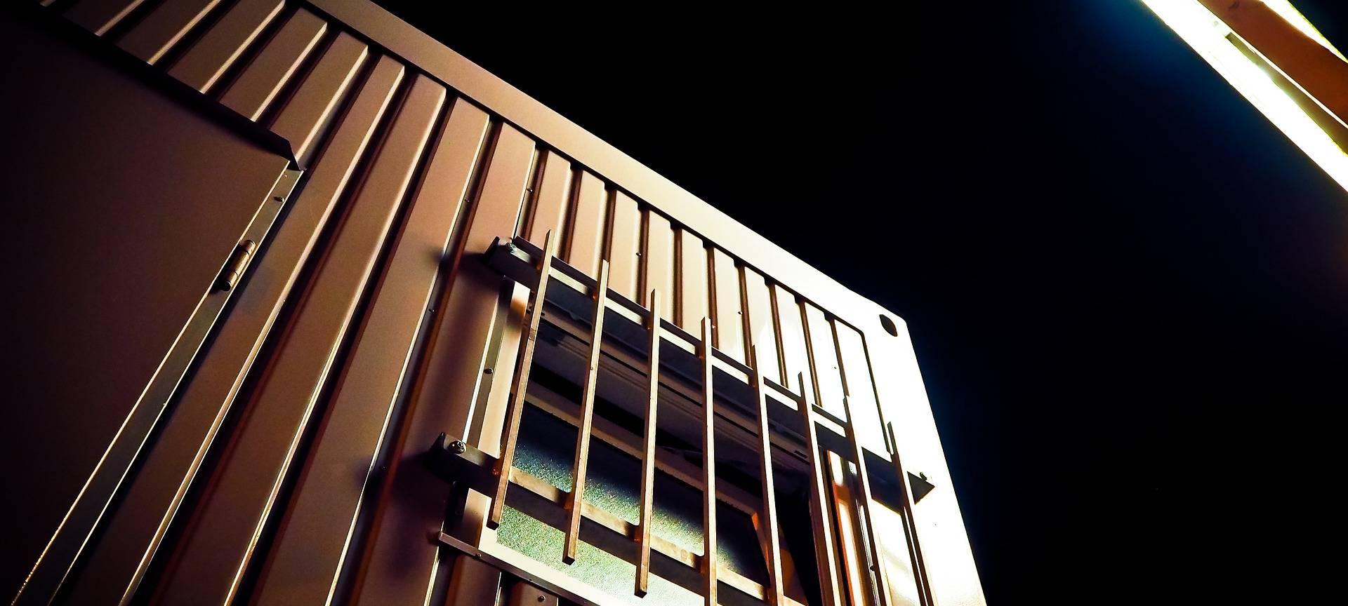 Neue Wohncontainer für Flüchtlinge