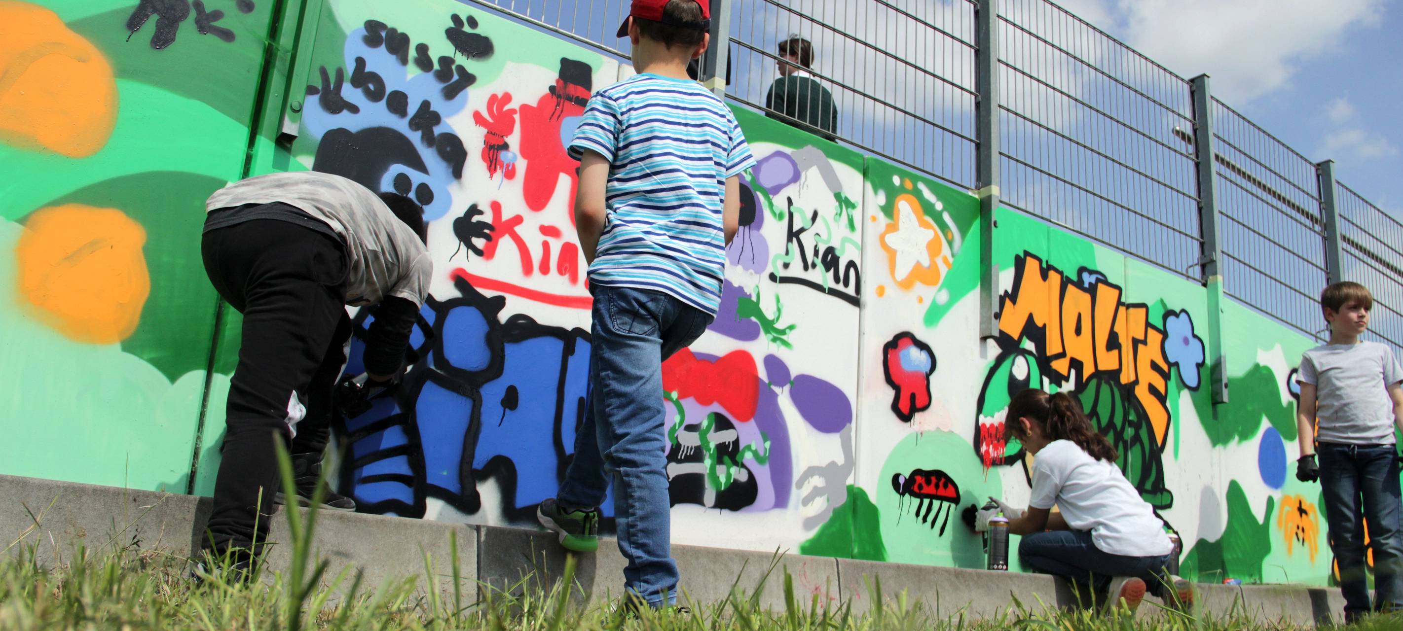 Kids mit Spraydosen