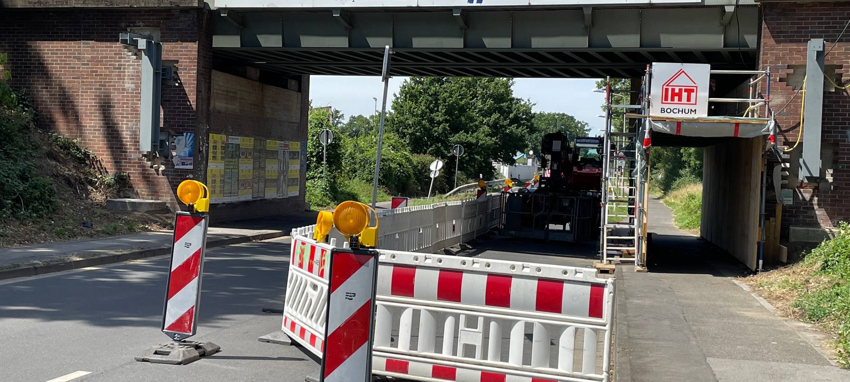 Brückenarbeiten in der Nacht