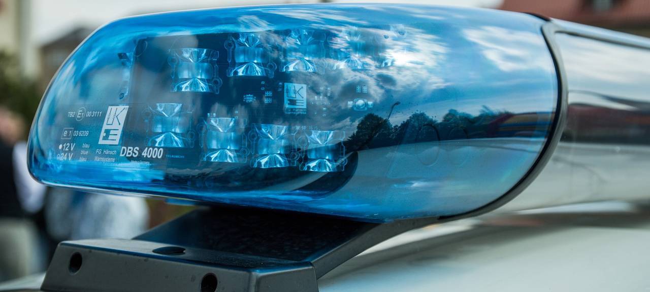 Jugendlicher mit Messer bedroht