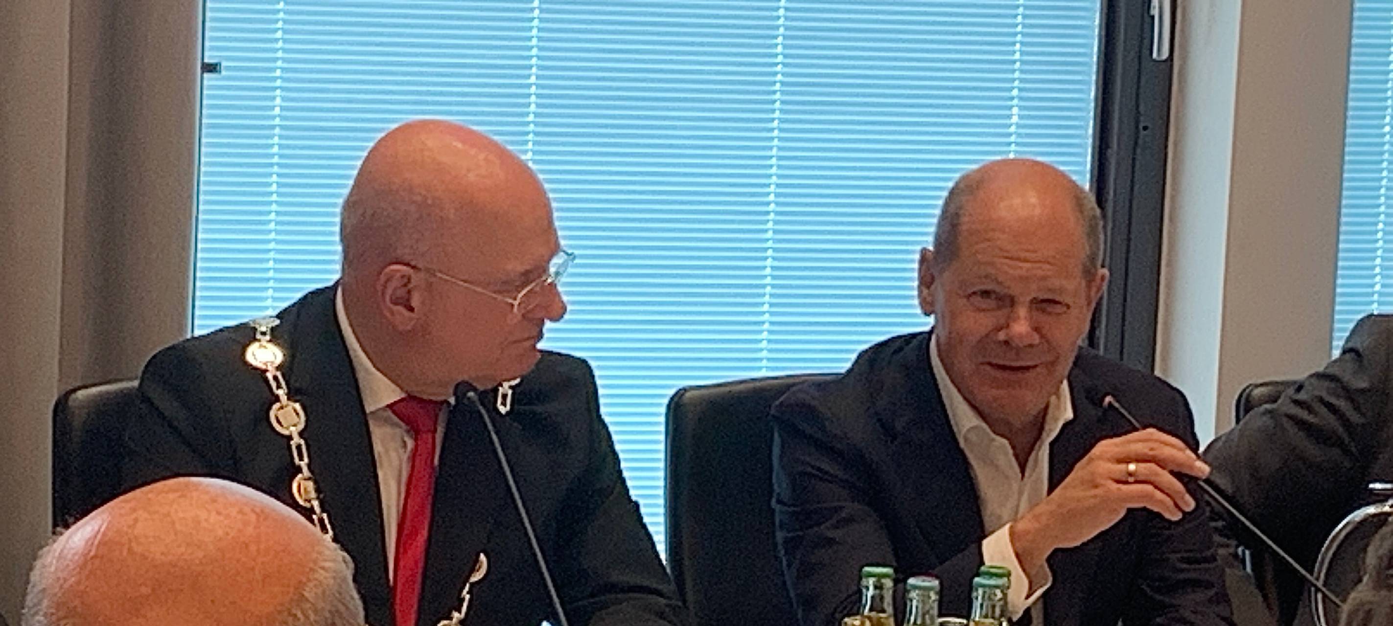 Demo während Scholz-Besuch