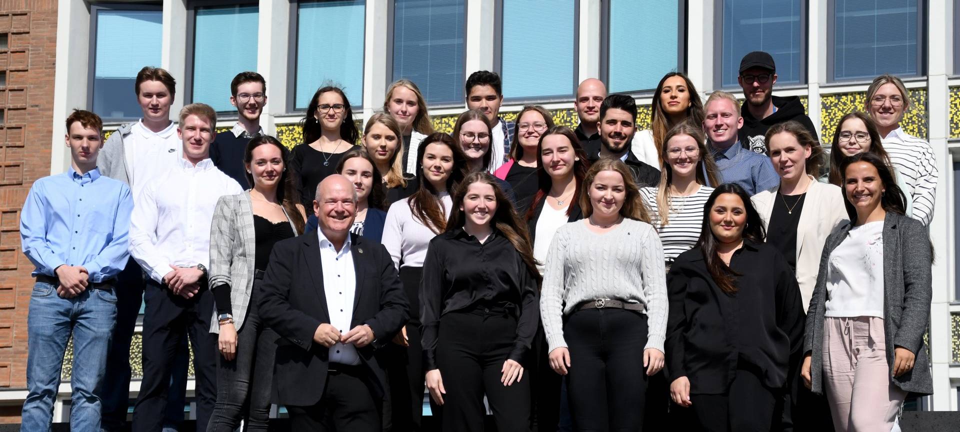 39 neue Azubis und Studenten bei der Stadt Düren