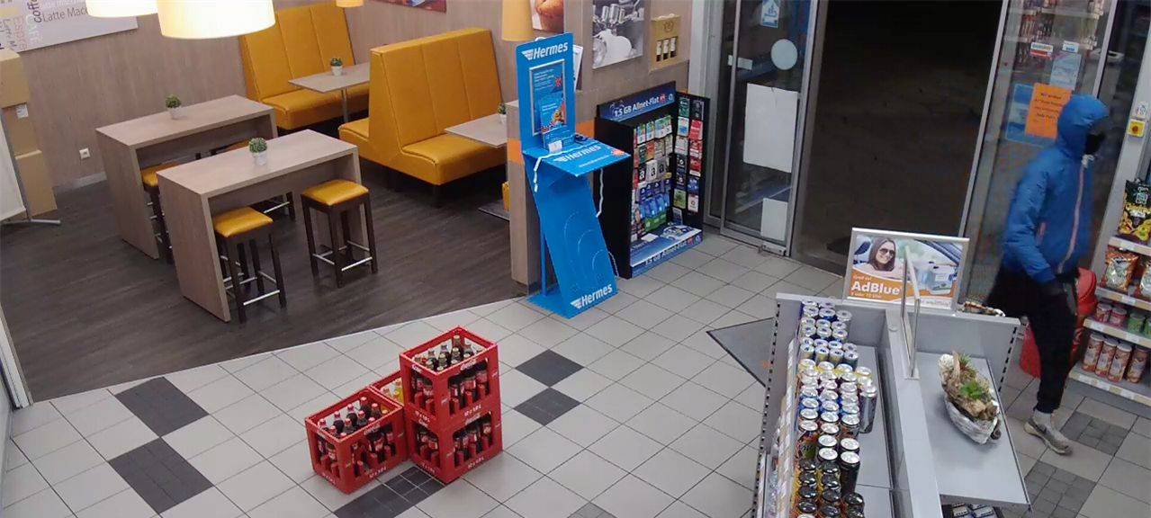 Fotofahndung nach Tankstellenräuber