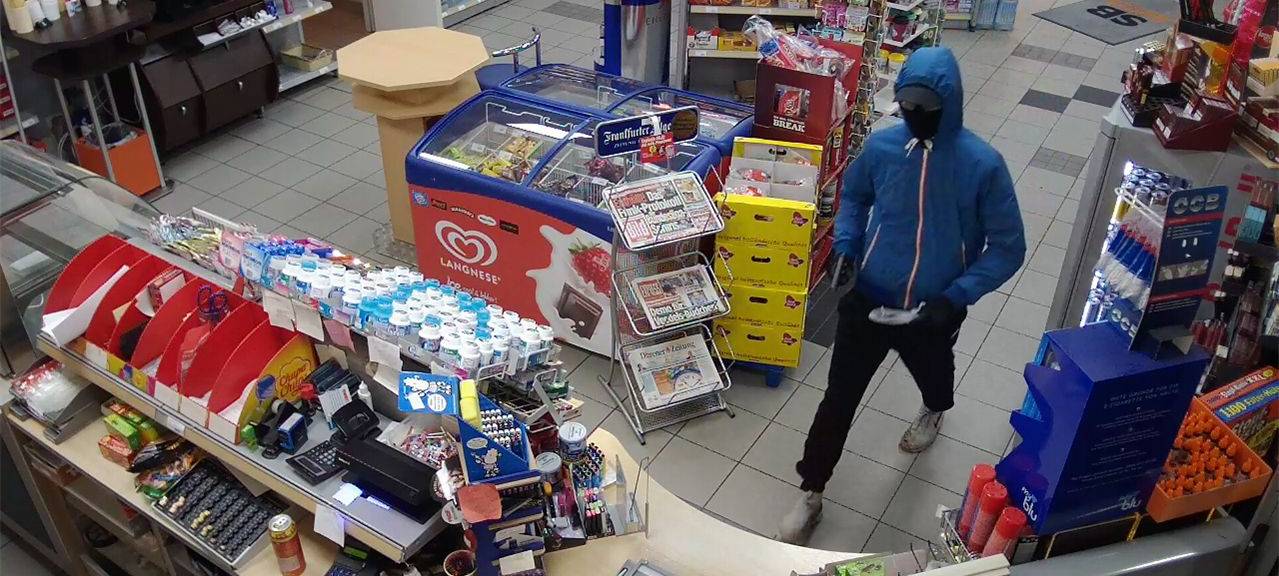 Fotofahndung nach Tankstellenräuber
