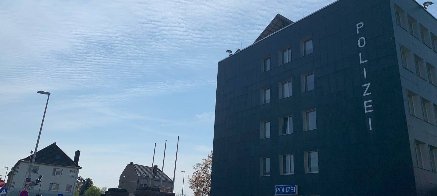 15-Jähriger Dürener schlägt Autofahrer
