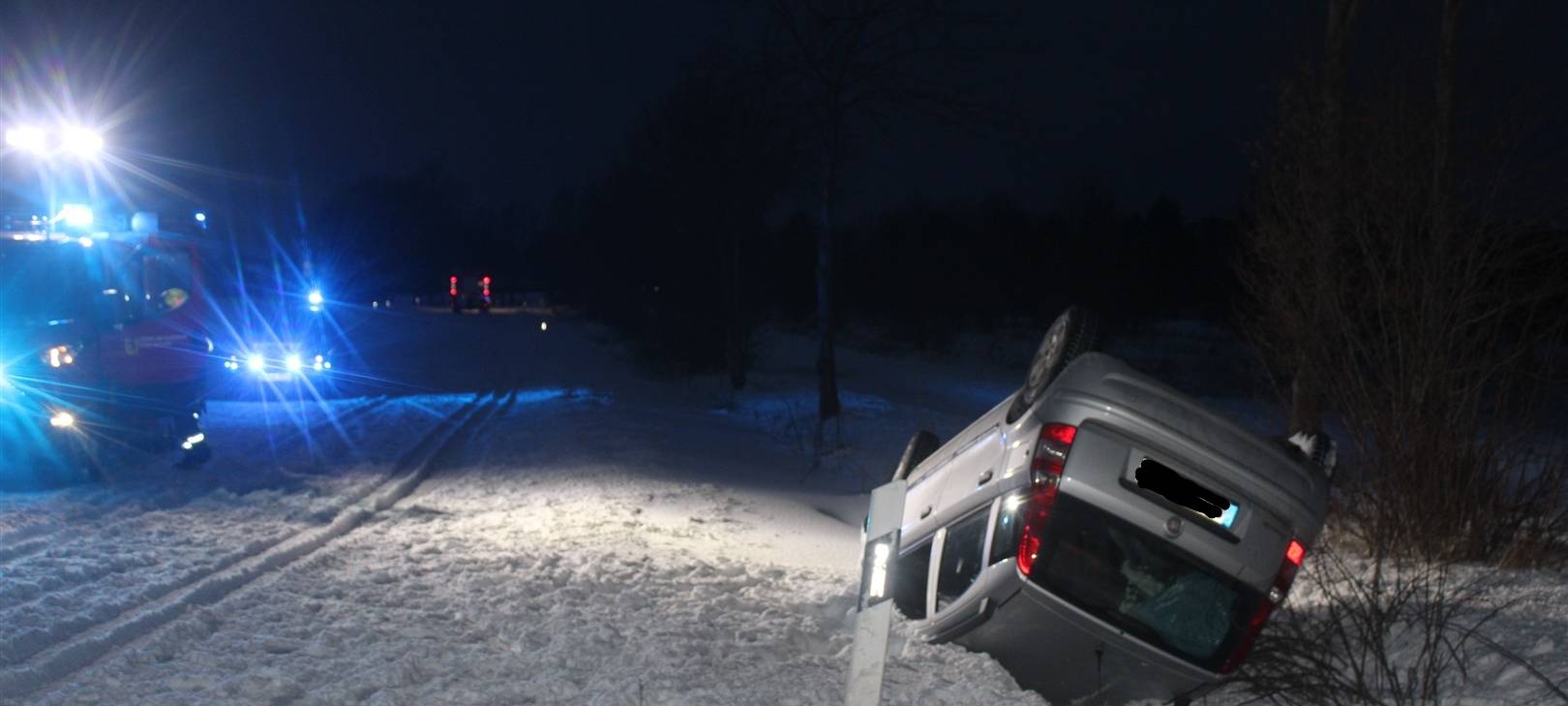 Auto überschlägt sich in Nideggen