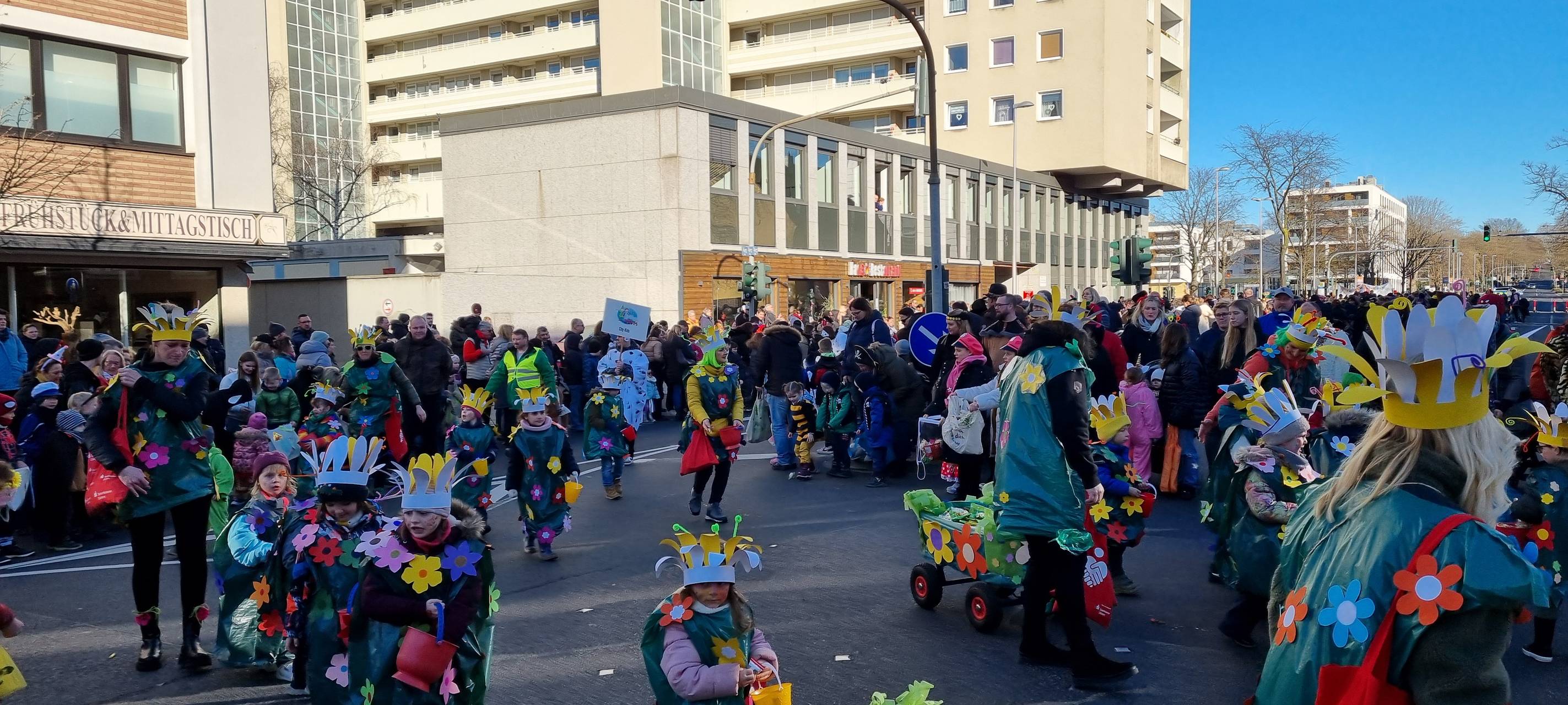 Rund 1.500 Teilnehmer beim Kinderkarneval