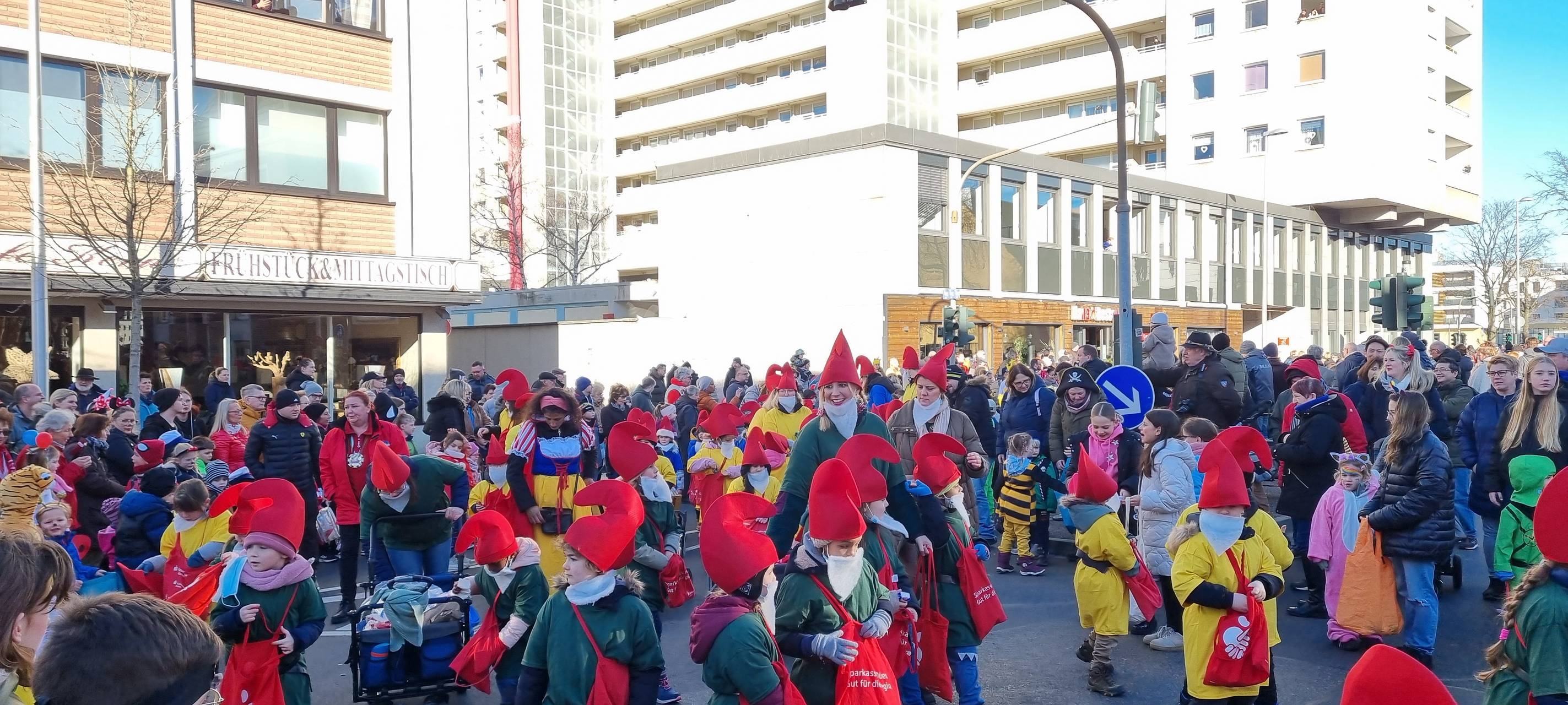 Rund 1.500 Teilnehmer beim Kinderkarneval