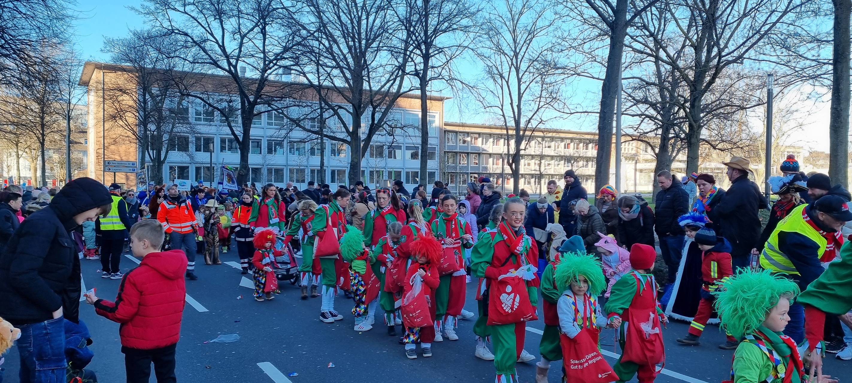 Rund 1.500 Teilnehmer beim Kinderkarneval