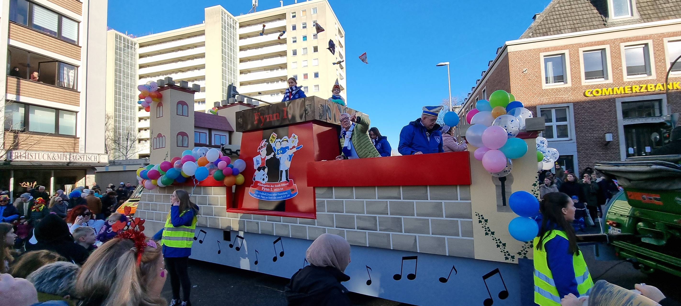 Rund 1.500 Teilnehmer beim Kinderkarneval