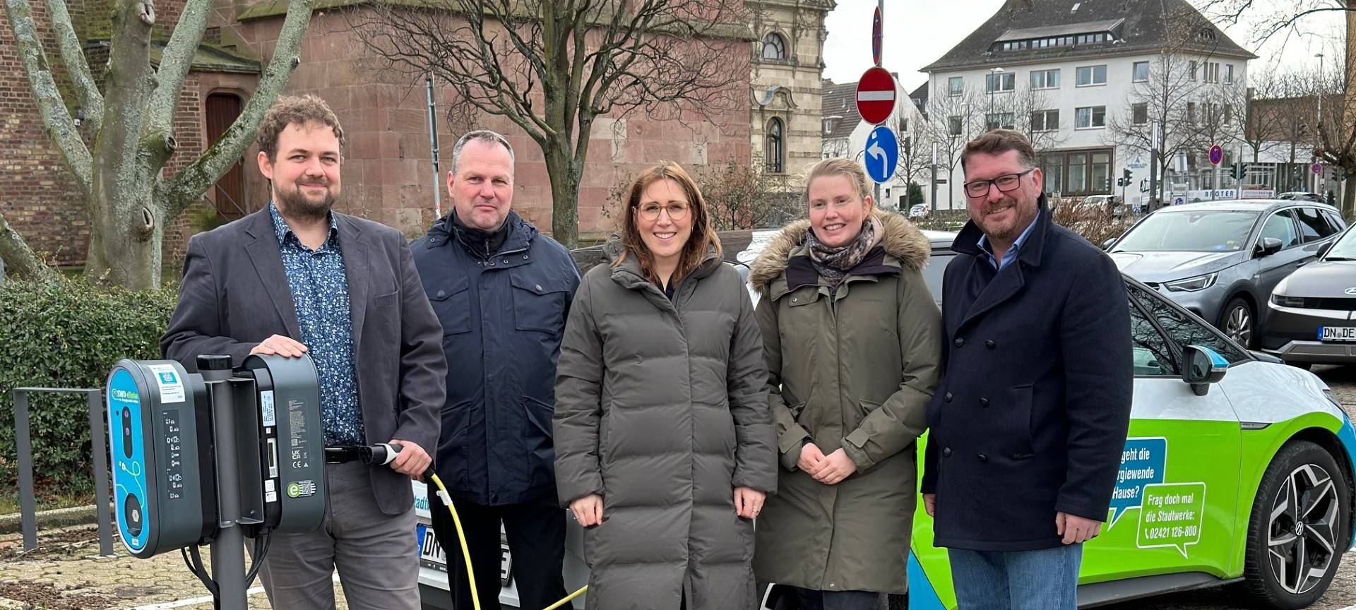 Düren bekommt erste Inklusions-Ladepunkte am Hoeschplatz